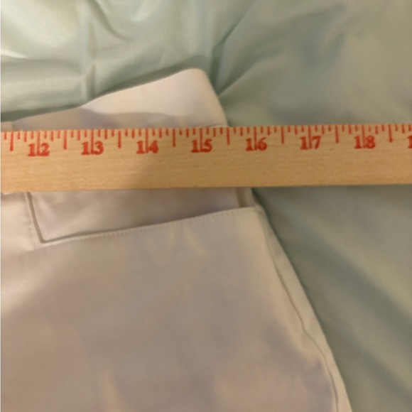 TEHAMA Women's White Bermuda Shorts - Picture 4 of 10